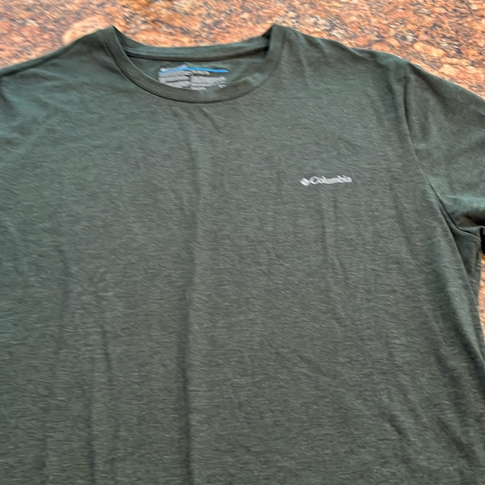 Men’s xl Columbia dark green t